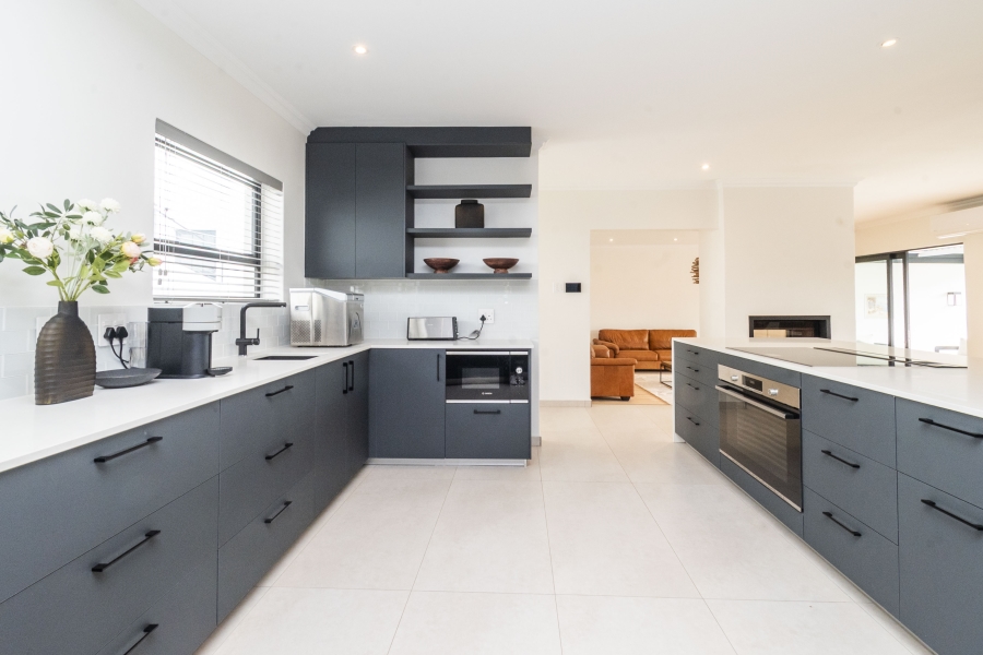 4 Bedroom Property for Sale in Camps Bay Western Cape